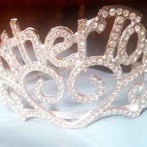 Mother to be crown